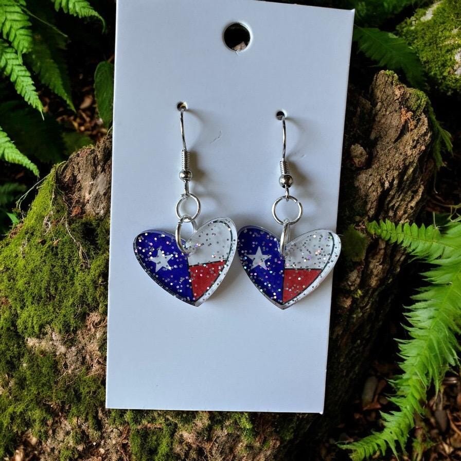 Texas Flag Glitter Heart Earrings: Patriotic Acrylic Jewelry - Image 5